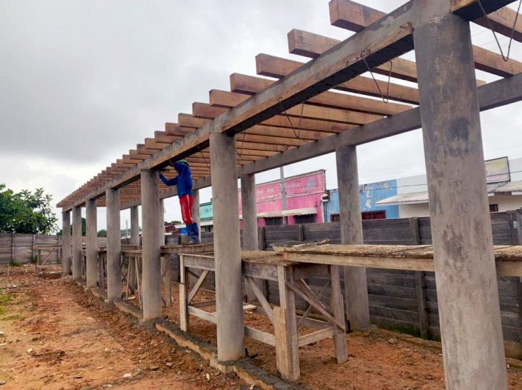 Governo do Estado executa obras de revitalização e ampliação da orla do município de Envira