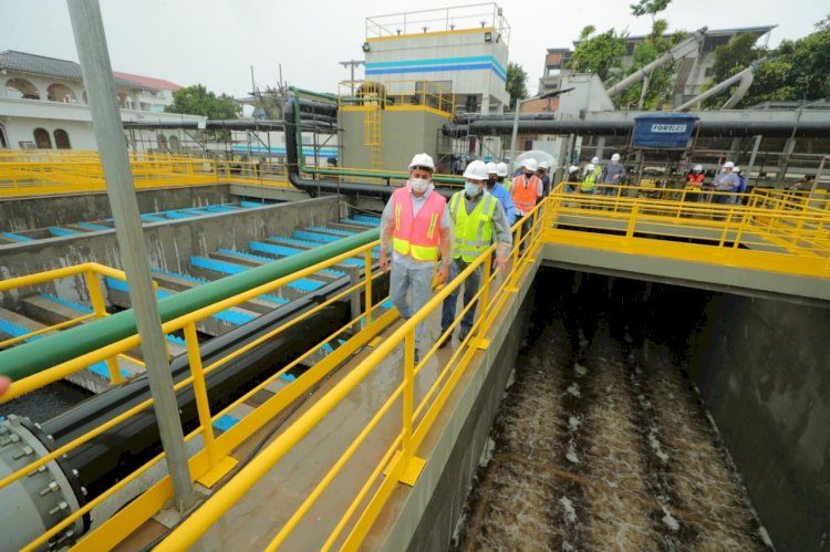 Governador Wilson Lima vistoria obra da maior Estação de Tratamento de Esgoto do Norte, no bairro Educandos