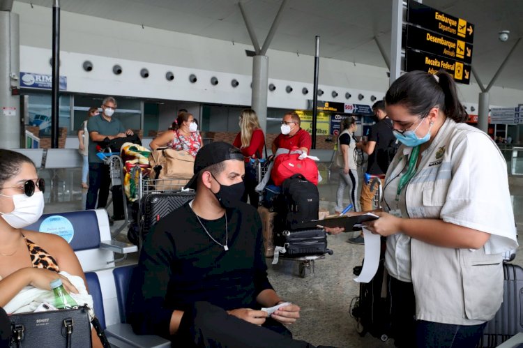 Covid-19. Passageiros passam por teste  no Aeroporto Eduardo Gomes 