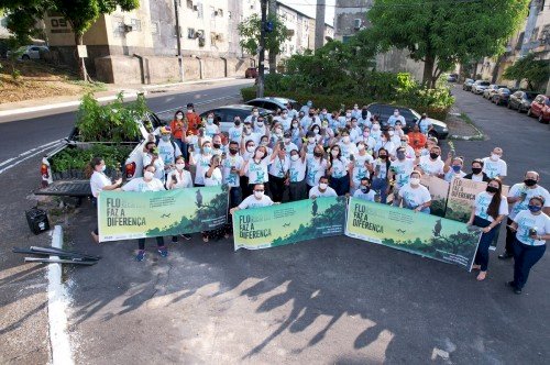 Sema realiza blitz ambiental com doação de mudas no Dia da Árvore