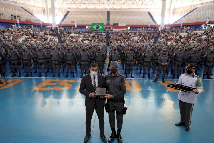 Wilson Lima participa de formatura de 404 policiais que vão reforçar segurança pública no interior