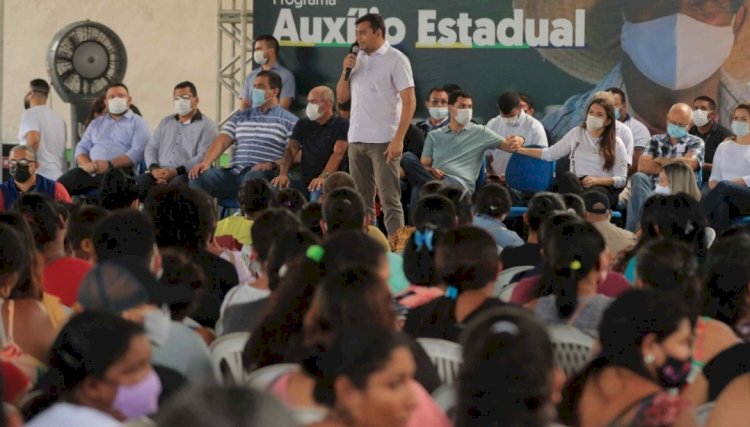 Wilson Lima inicia entrega de mais de 9 mil cartões do Auxílio Estadual em Manacapuru