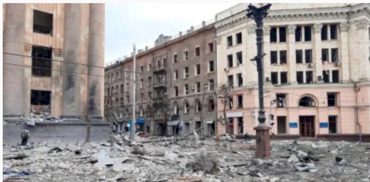 Prédio do governo é atingido na segunda maior cidade da Ucrânia
