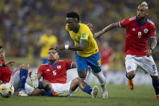 Seleção goleia Chile por 4 a 0 no último jogo no Brasil antes da Copa