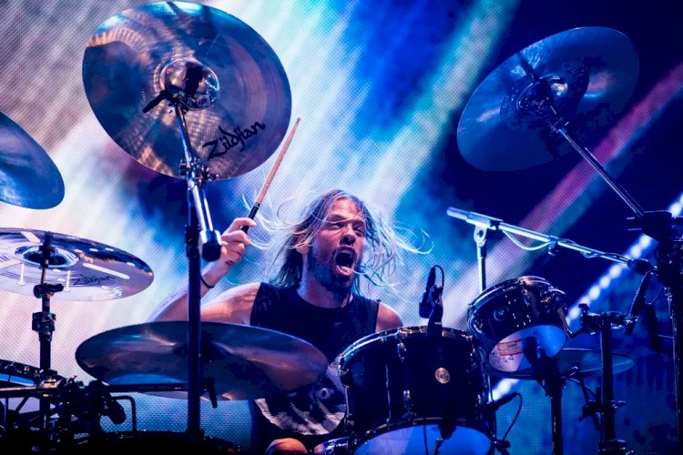 Taylor Hawkins, baterista do Foo Fighters, morre aos 50 anos