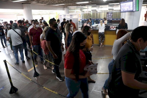 Mais de 10 mil candidatos participam de concurso para delegado da Polícia Civil do Amazonas