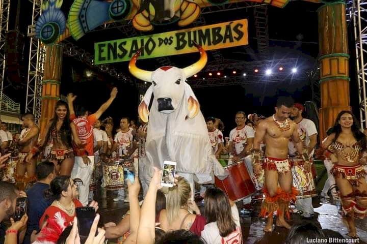 Caprichoso e Garantido abrem temporada de ensaios em Manaus