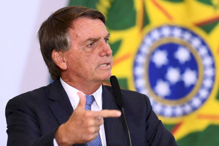 Ato de Bolsonaro para beneficiar aliado pode ser questionado, dizem especialistas em direito