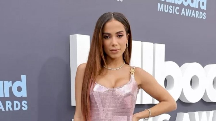 Anitta comenta relação com Maluma e diz estar namorando: 'Faz poucos dias'