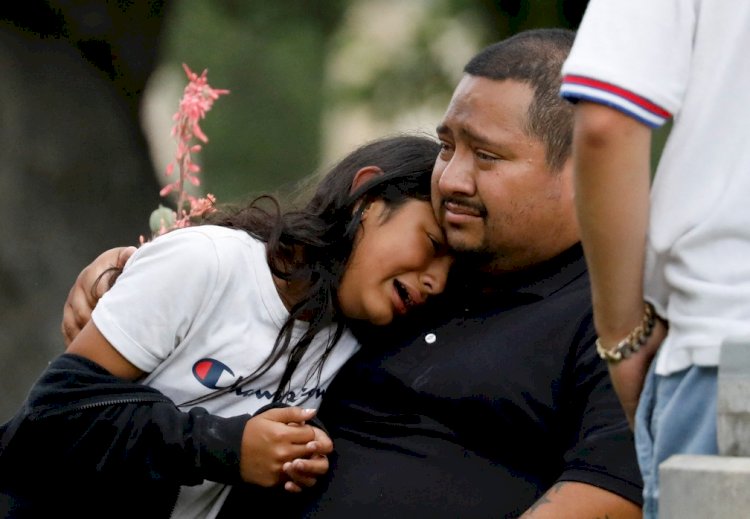 18 crianças e professora são assassinadas a tiros em escola nos EUA