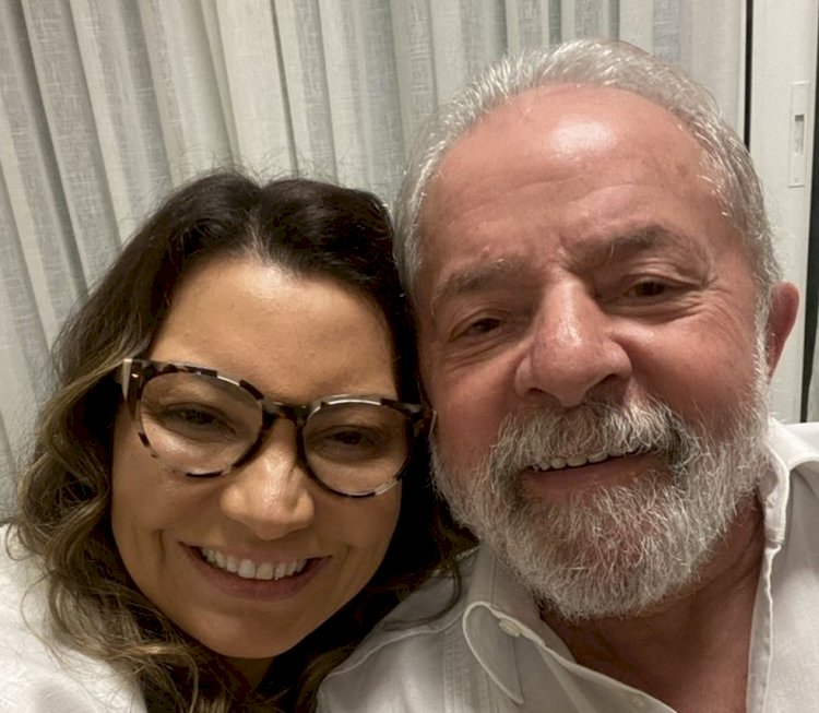 Lula e a esposa, Janja, estão com Covid e ficarão em isolamento