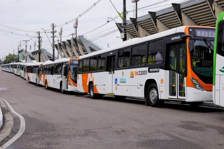 Prefeito David Almeida vistoria 14 novos ônibus que entram na frota a partir de segunda, 27/6