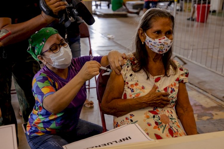 Vacinas contra Covid-19 e influenza estarão disponíveis em 11 unidades neste sábado, 16/7