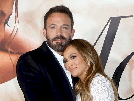 Jennifer Lopez e Ben Affleck se casam, diz TMZ