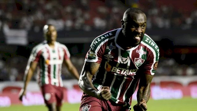 Pela 17ª rodada do Campeonato Brasileiro, o Atlético (MG) venceu e assumiu a liderança do Campeonato, São Paulo e Fluminense empatam, Fortaleza deixa a lanterna, Palmeiras joga na segunda-feira para recuperar a liderança.