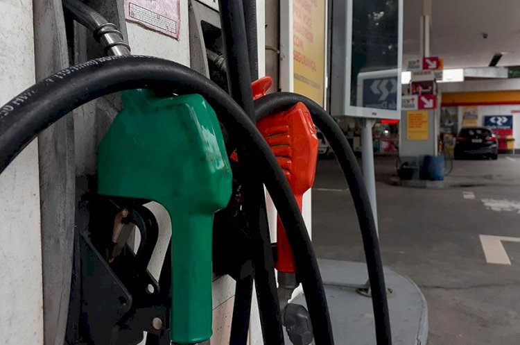 Preço da gasolina no mercado interno se iguala ao internacional após redução pela Petrobras