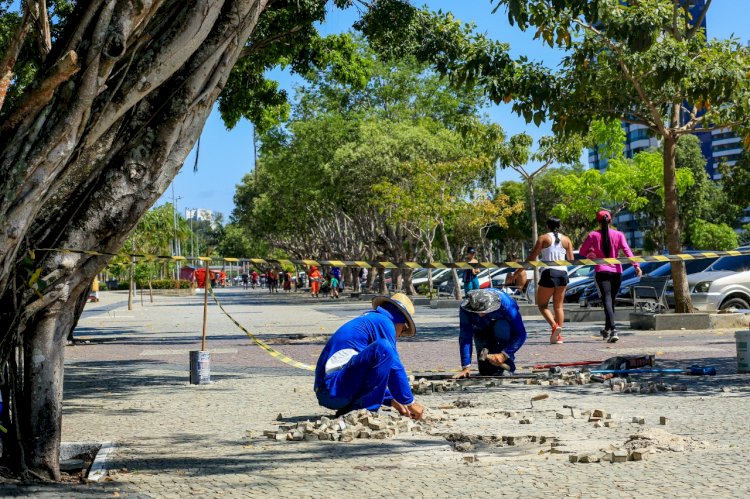 Prefeitura recompõe calçadão de pedras portuguesas da Ponta Negra