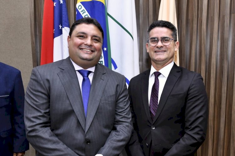 Prefeito David Almeida prestigia posse do novo presidente da CMM