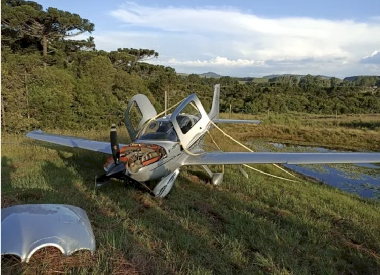 Avião monomotor cai na Serra Catarinense; veja imagens