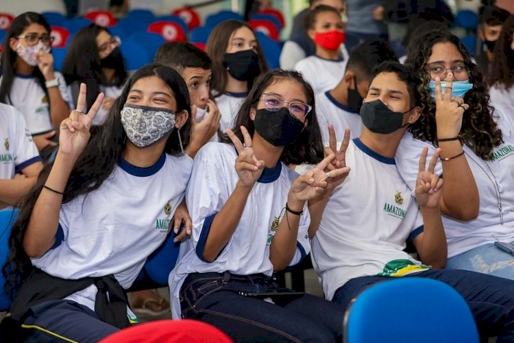 Cadastro de gratuidade e meia-passagem aos estudantes da rede pública é automático pelo sistema, alerta Prefeitura de Manaus