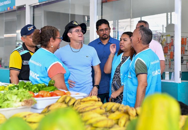 Prefeito anuncia que permissionários da feira do São Francisco serão contemplados com novos equipamentos