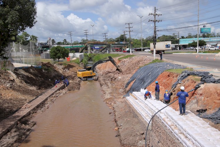 Prefeitura estima 30 dias para conclusão da obra de contenção de trecho erodido na Torquato Tapajós