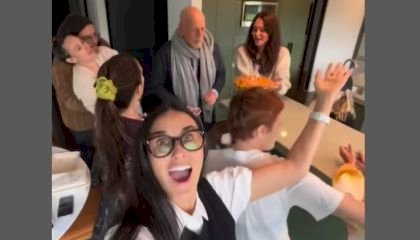 Demi Moore canta parabéns para Bruce Willis no aniversário do ator: “Amo você e nossa família”