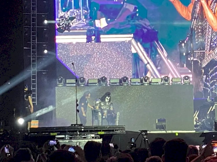 Banda Kiss interrompe show em Manaus após Gene Simmons passar mal