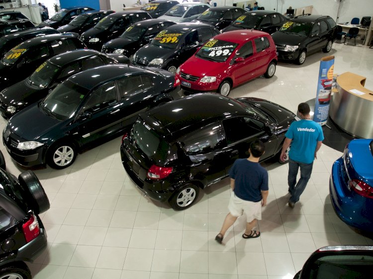 Carro popular encareceu mais de 200% em 10 anos, mostra levantamento