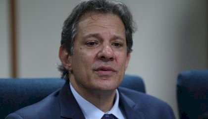 Faixa de isenção do Imposto de Renda pode chegar a R$ 4 mil em 2025, diz Haddad