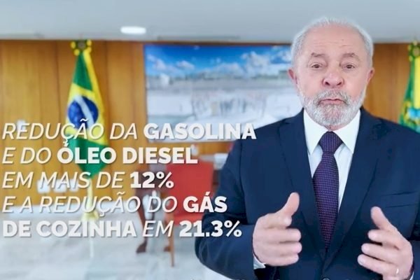 Em vídeo, Lula celebra preços de combustíveis “abrasileirados”