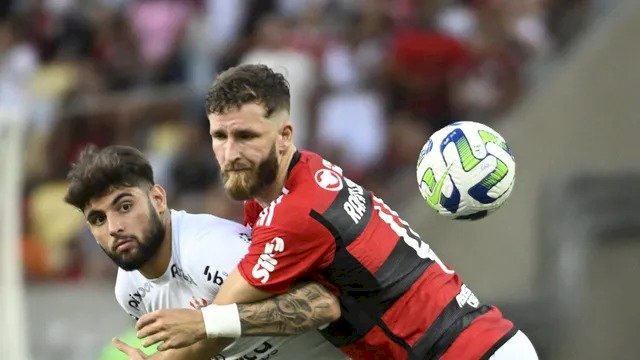 PELA 7ª RODADA, O FLAMENGO VENCEU O CORINTHIANS POR 1X0 E MANTÉM O TIMÃO NA ZONA DE REBAIXAMENTO.