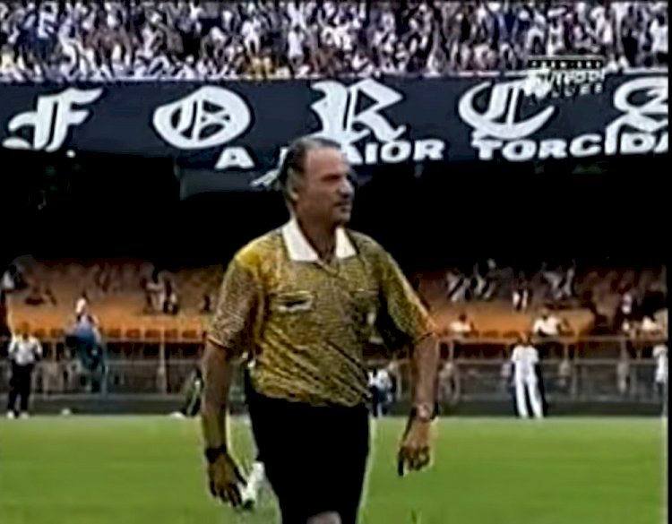 Morre Leo Feldman, árbitro que apitou o Fla-Flu do gol de barriga em 1995 e o "gol do Pet" de 2001