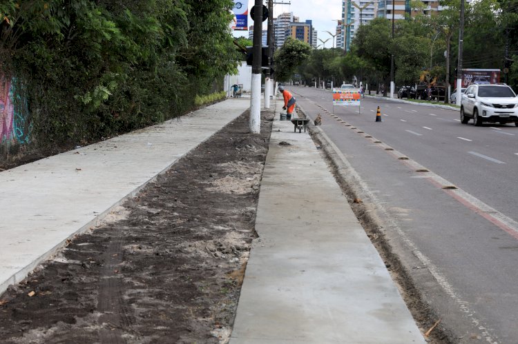 Prefeitura de Manaus intensifica obras de construção da ciclovia na Ponta Negra