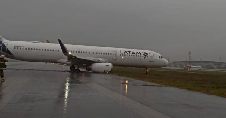 Avião da Latam derrapa em pouso, sai da pista e fecha aeroporto em Florianópolis; veja vídeo