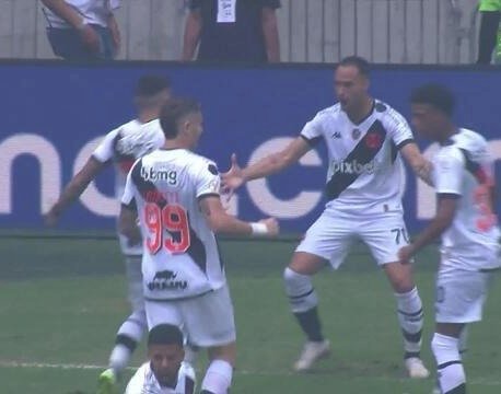 Vasco marca no início, segura pressão e vence o Atlético-MG no Maracanã