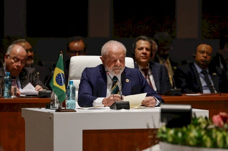 Retrocedemos à “mentalidade obsoleta” da Guerra Fria”, diz Lula nos Brics