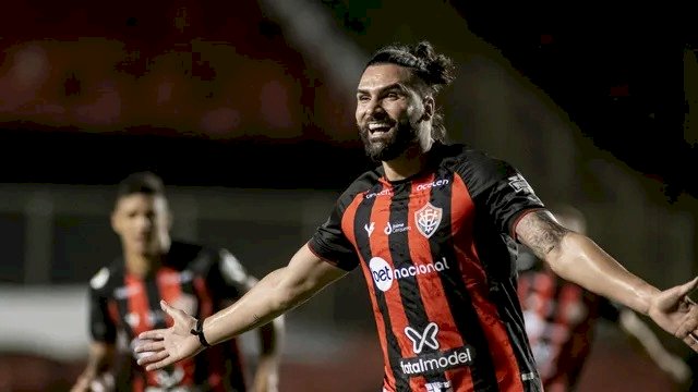 Vitória supera o Guarani, volta a vencer na Série B e amplia vantagem na liderança