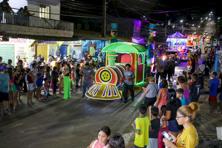 Magia do Natal invade zona rural com a 3ª Parada Natalina promovida pela prefeitura