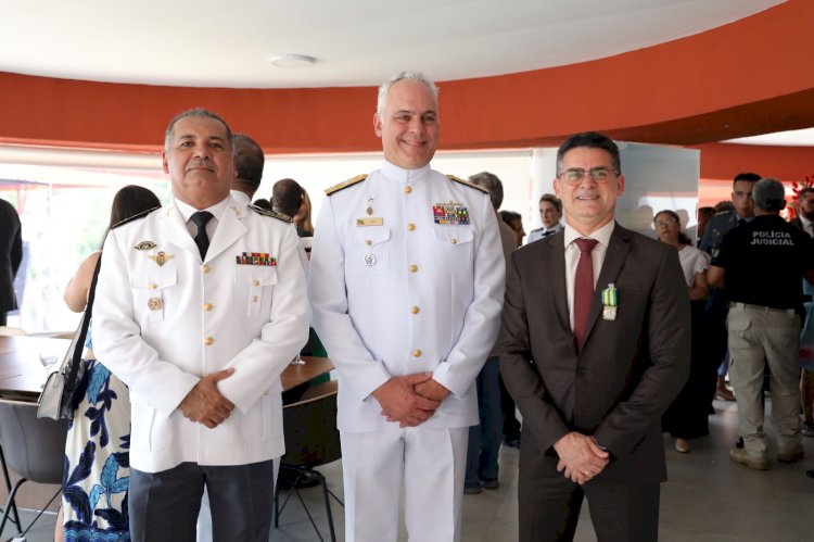 Prefeito participa de cerimônia em homenagem ao Dia do Marinheiro