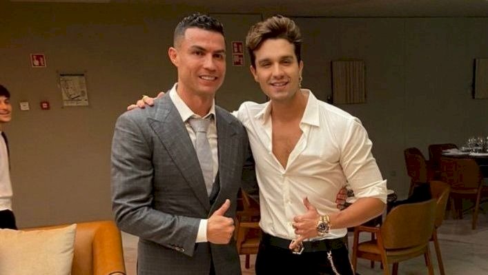 Cristiano Ronaldo presenteia Luan Santana com Rolex de R$ 432 mil; veja modelo