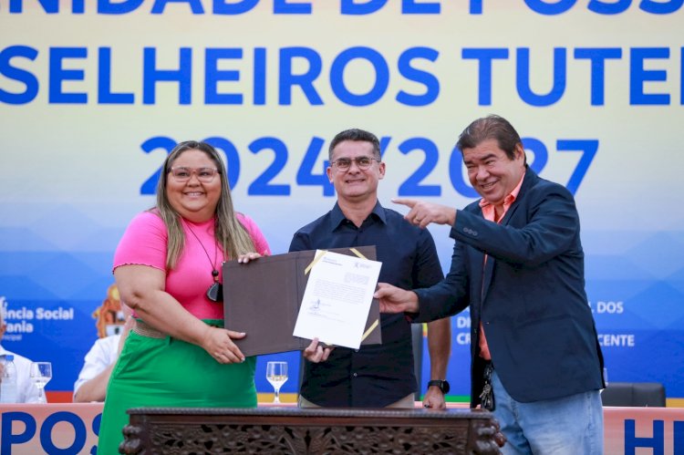 Prefeito empossa novos conselheiros tutelares para o quadriênio 2024/2027