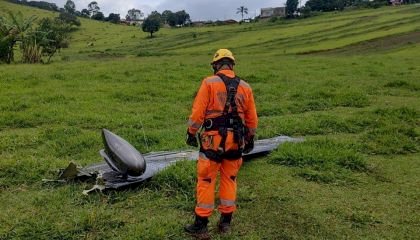 Corpo de Bombeiros confirma 7 mortos em queda de avião em Minas Gerais