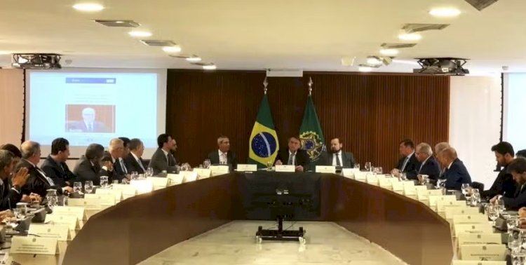 Em vídeo obtido pela PF, Bolsonaro diz a ministros que Brasil viraria 'grande guerrilha' se reagisse depois das eleições