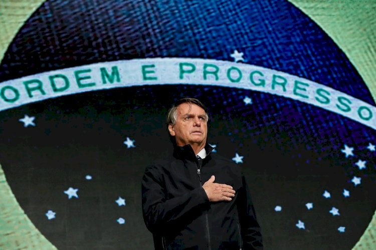 Bolsonaro transferiu R$ 800 mil para conta nos EUA antes de viagem, diz PF