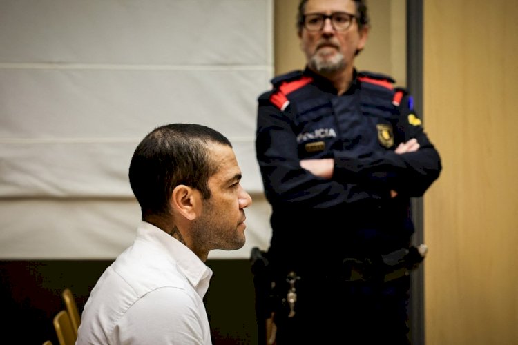 Daniel Alves é condenado a 4 anos e 6 meses de prisão por agressão sexual