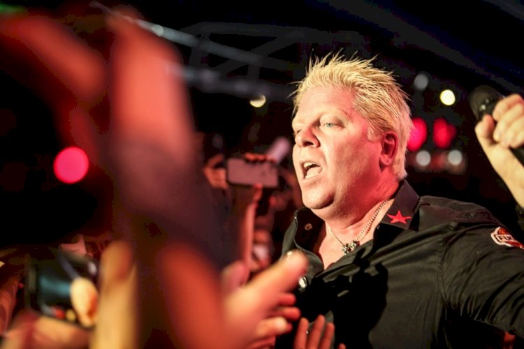 The Offspring vem ao Lolla com pop punk cada vez mais clássico, após três vindas ao Rock in Rio