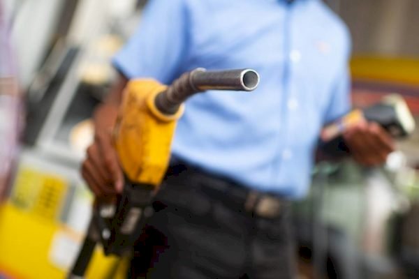 Gasolina da Petrobras está 17% mais barata que preço internacional