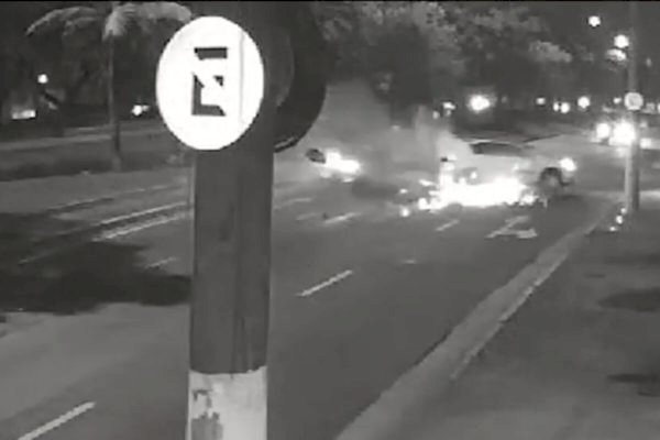 Vídeo: veja momento do acidente com Porsche em SP; motorista de aplicativo morreu