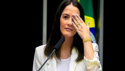 Deputada federal Amália Barros morre aos 39 anos